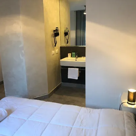 The Edwards Inn Saint-Tropez